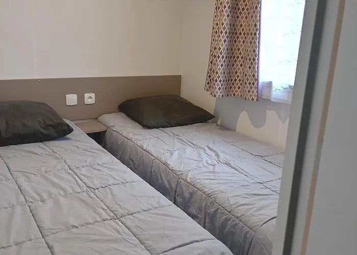 Кемпинг Mh 468 Luminosa 3ch Dont 1 Parentale Et 2sdb Proche Des Activites Dans 4 Etoiles Сен-Жюльен-ан-Борн