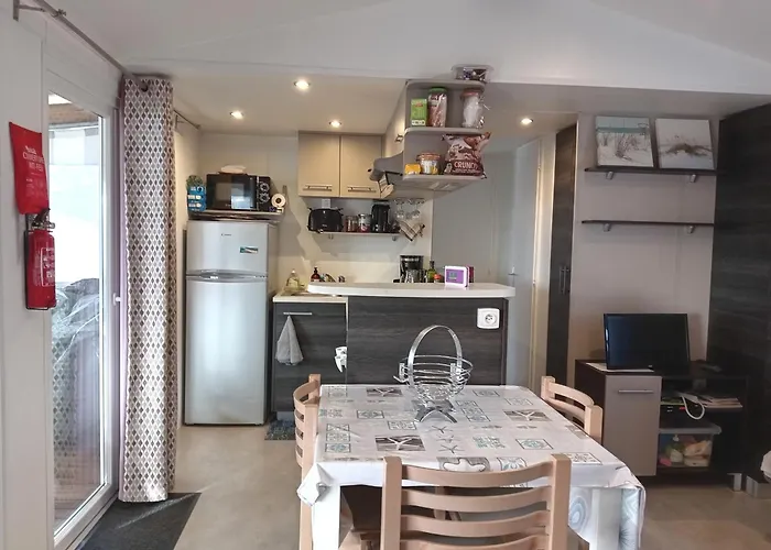 Mh 468 Luminosa 3ch Dont 1 Parentale Et 2sdb Proche Des Activites Dans 4 Etoiles Кемпинг