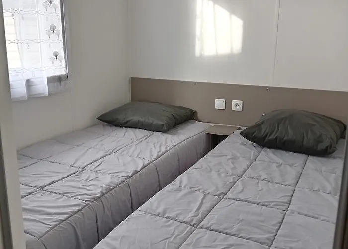 Mh 468 Luminosa 3ch Dont 1 Parentale Et 2sdb Proche Des Activites Dans 4 Etoiles Кемпинг *
