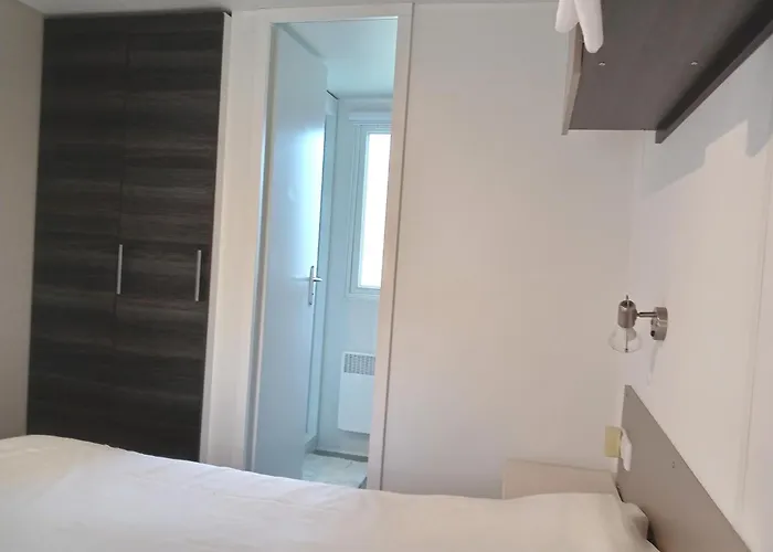 Кемпинг Mh 468 Luminosa 3ch Dont 1 Parentale Et 2sdb Proche Des Activites Dans 4 Etoiles Сен-Жюльен-ан-Борн